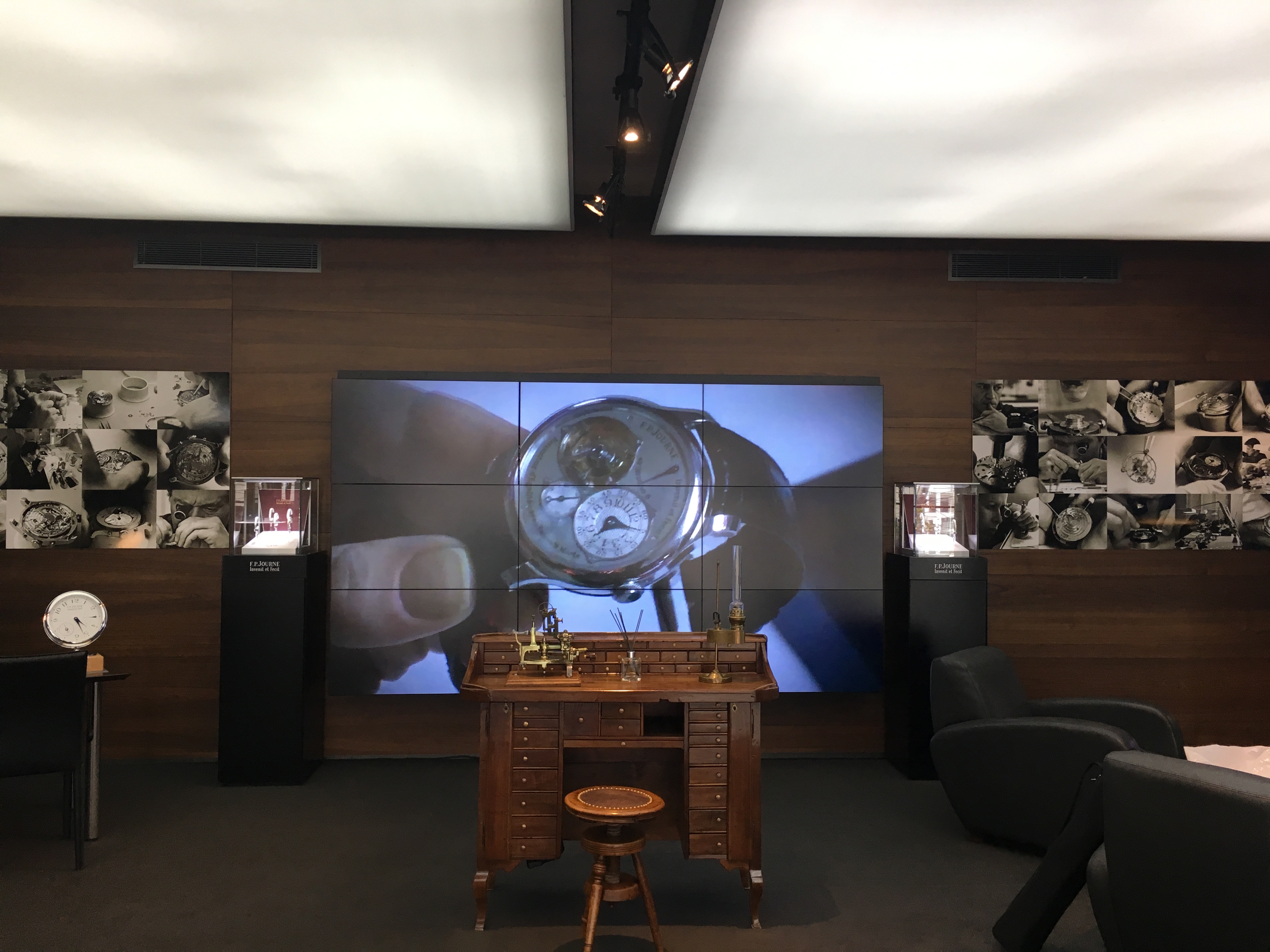 Стенд F.P. Journe