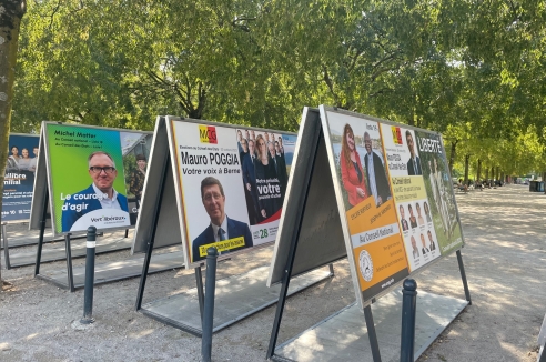 Швейцария наводнена агитплакатами © Nashagazeta